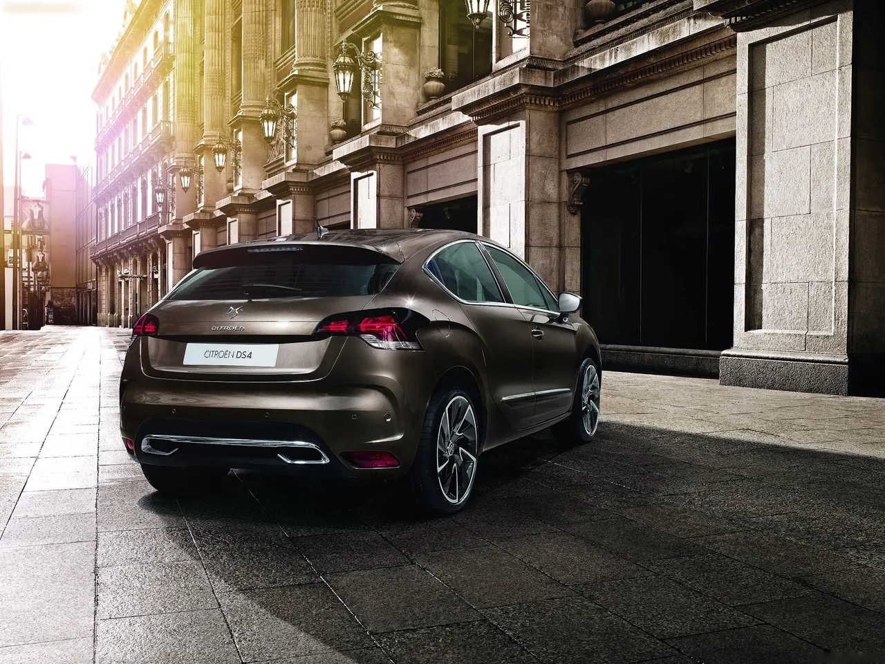 Citroen DS4 (2012) – zadní tříčtvrteční pohled