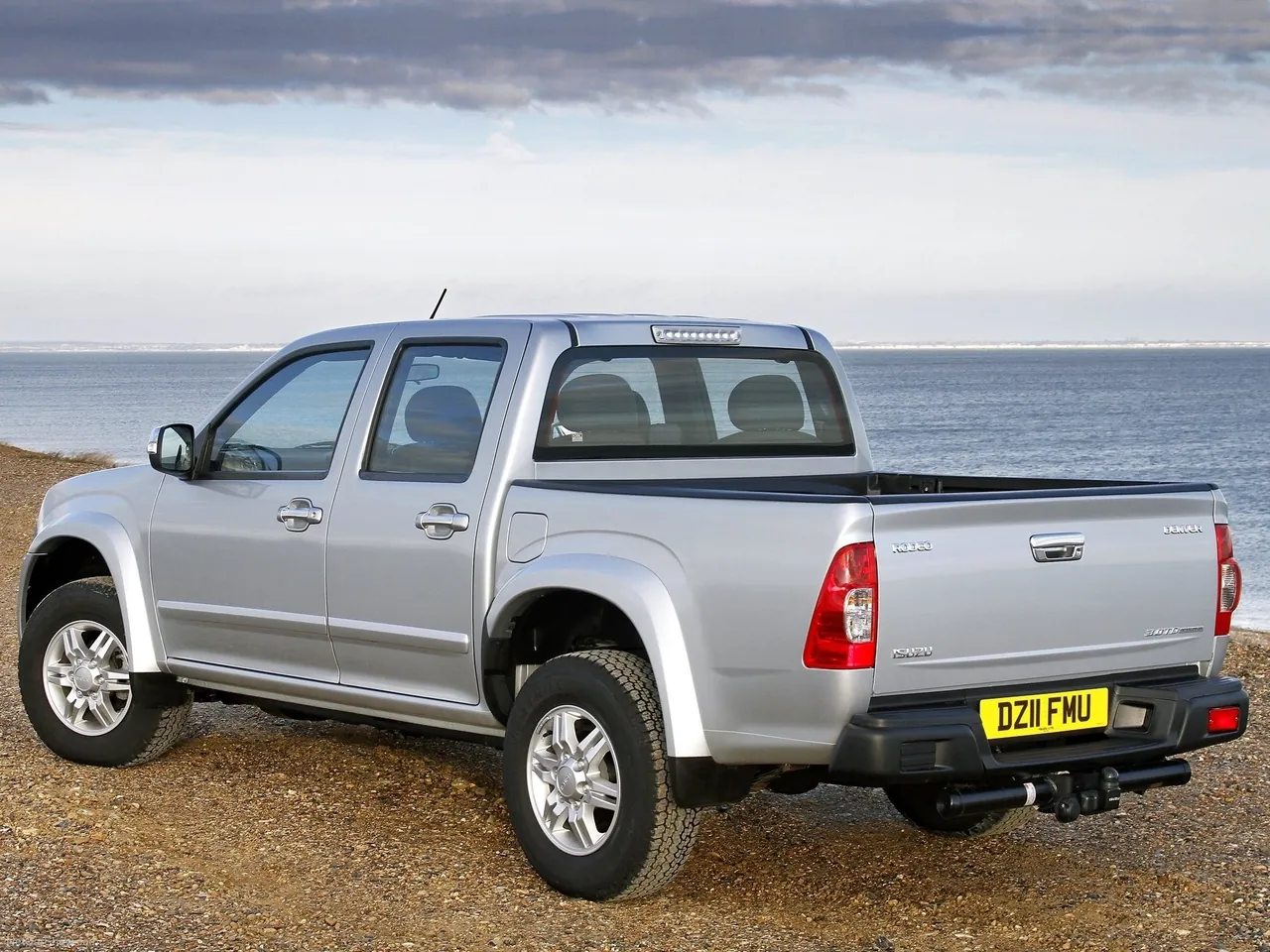 Isuzu Rodeo 3.0 Denver (2011) – zadní tříčtvrteční pohled