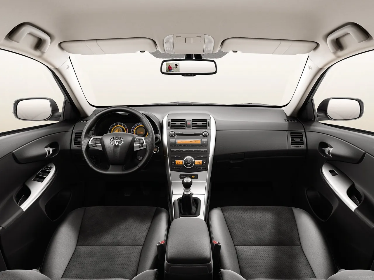 Toyota Corolla (2010) – interiér