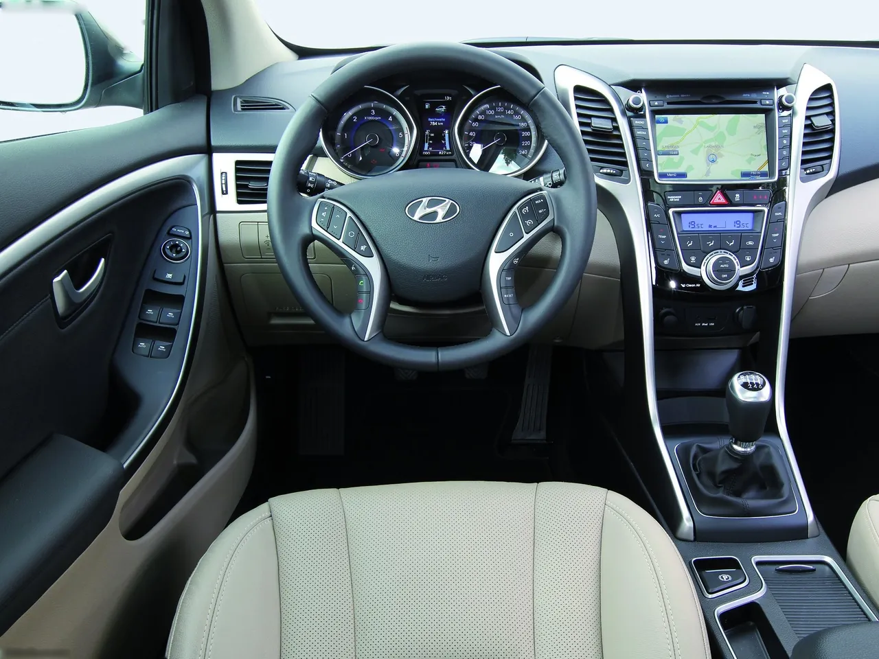 Hyundai i30 Wagon (2013) – interiér