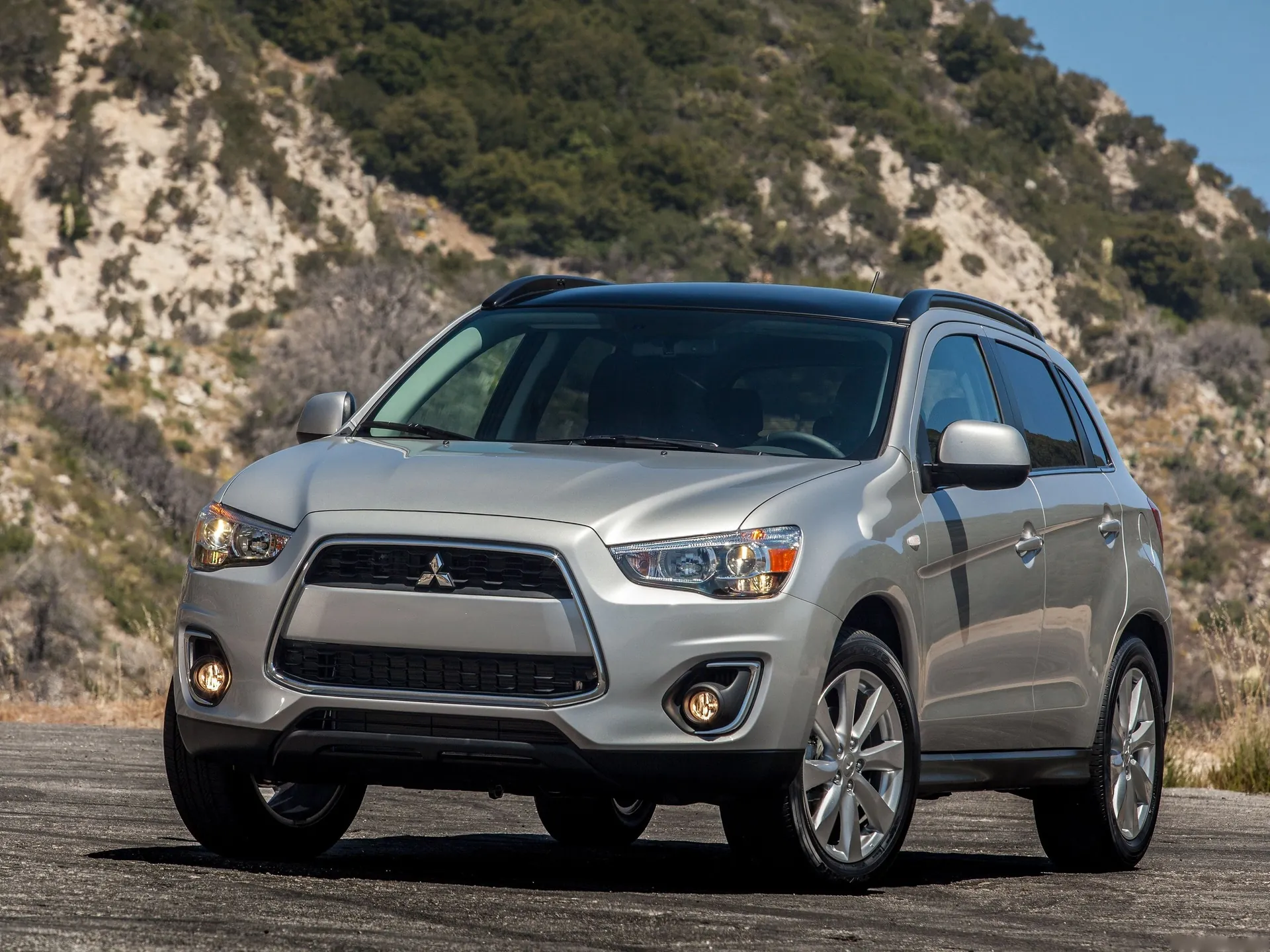 Mitsubishi Outlander Sport (2013)