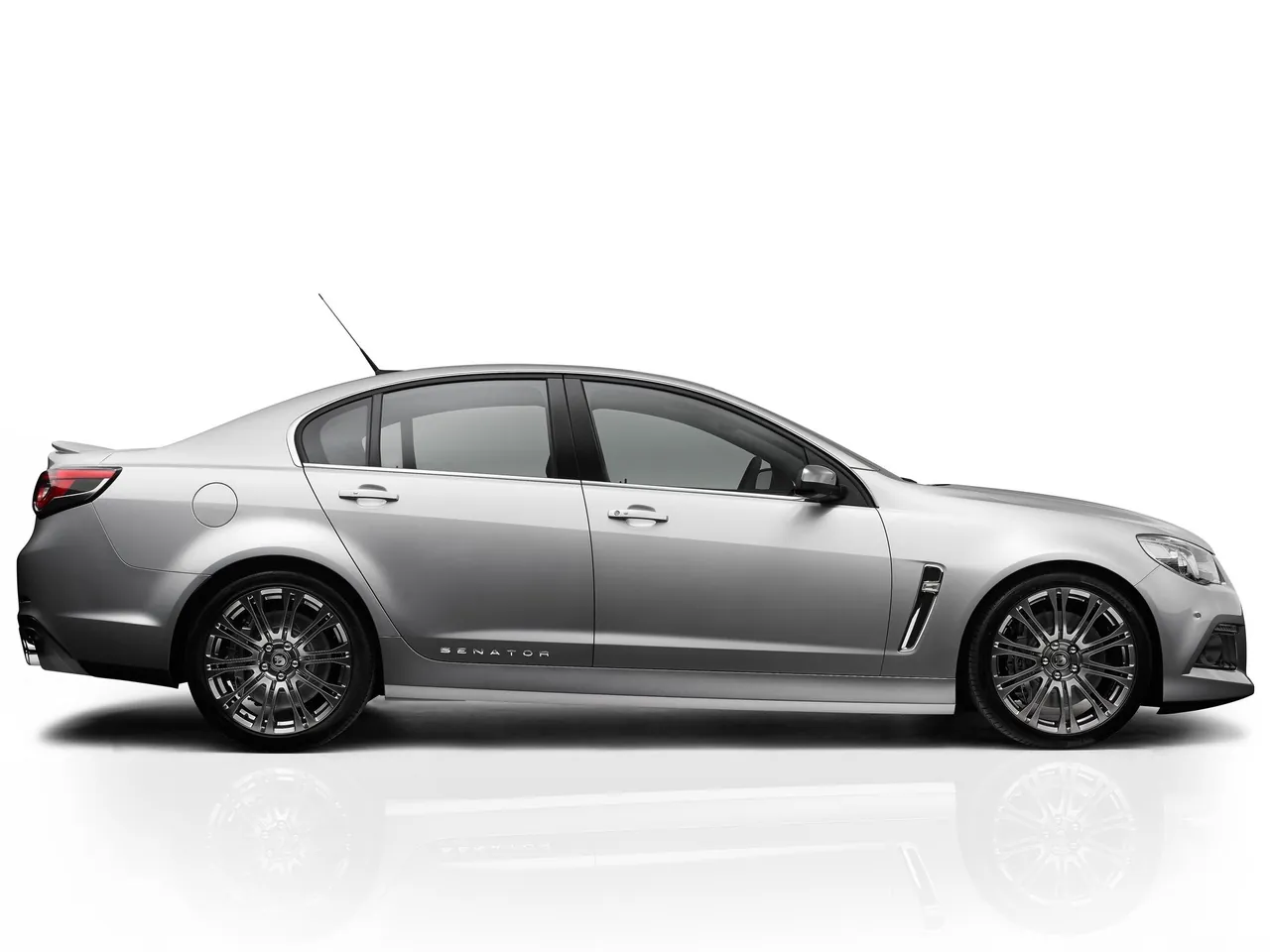 HSV Gen-F Senator Signature (2014) – boční profil