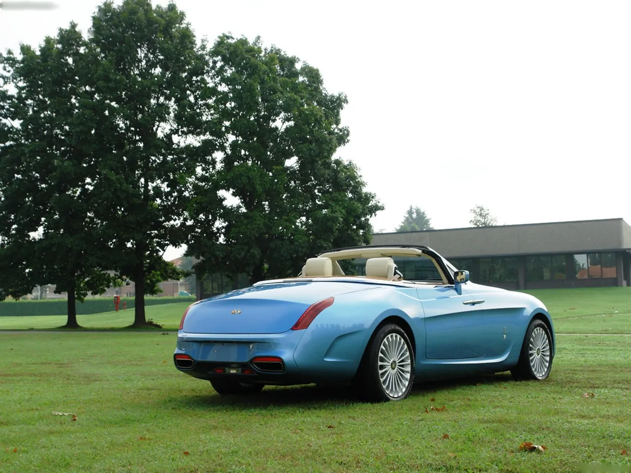 Pininfarina Rolls-Royce Hyperion (2008) – zadní tříčtvrteční pohled