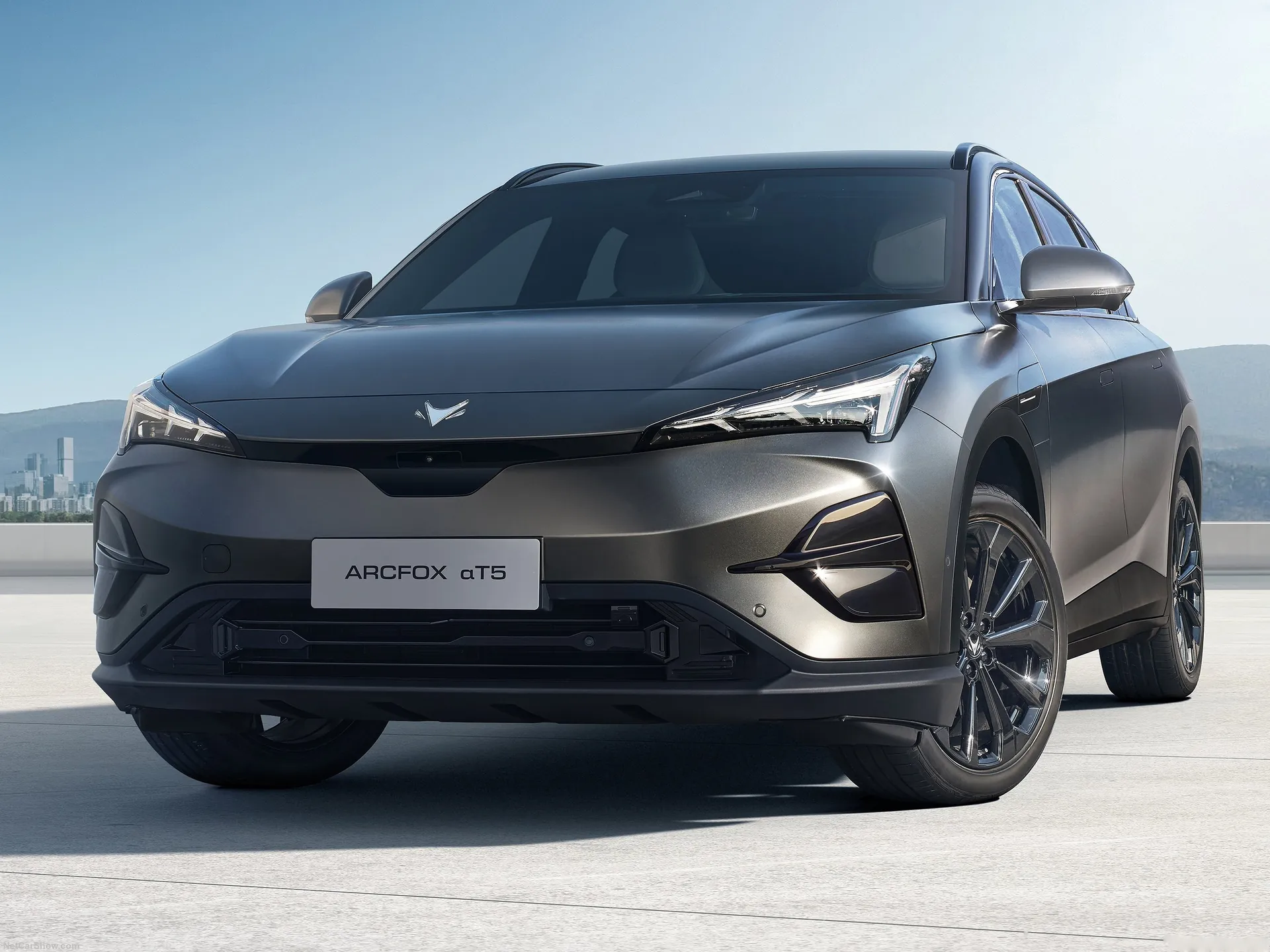 BAIC ArcFox Alpha T5 (2024)