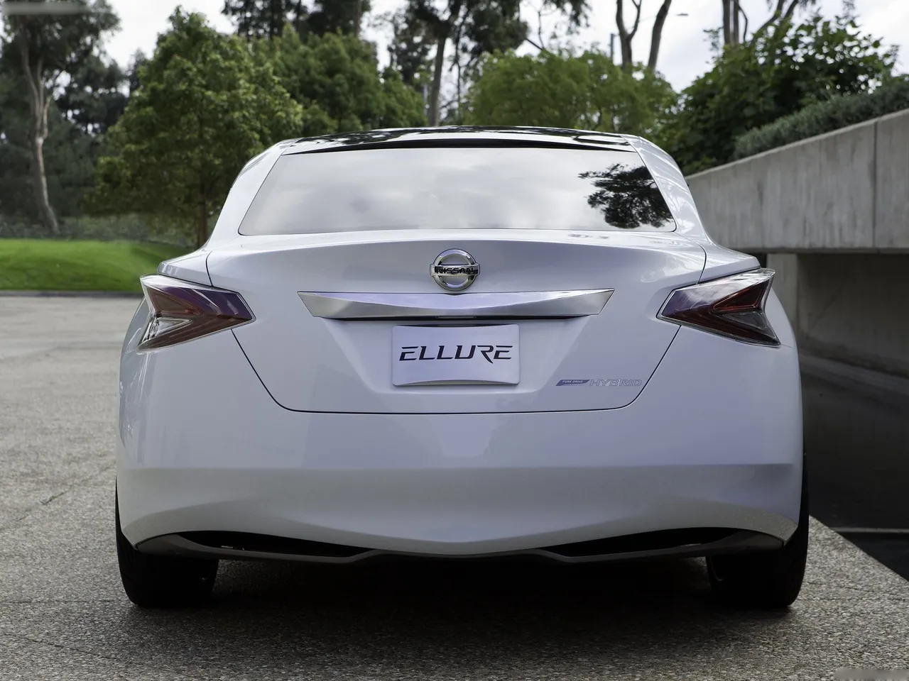 Nissan Ellure Concept (2010) – zezadu