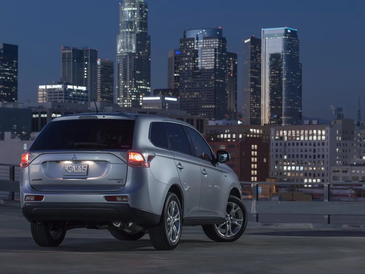 Mitsubishi Outlander [US] (2014) – zadní tříčtvrteční pohled