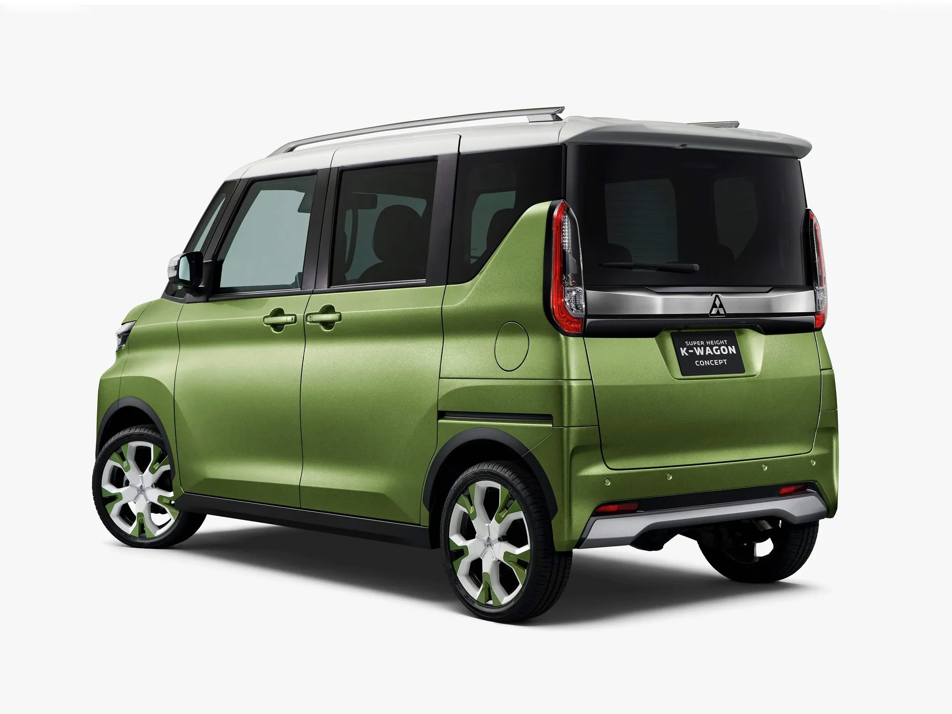 Mitsubishi Super Height K-Wagon Concept (2019) – zadní tříčtvrteční pohled