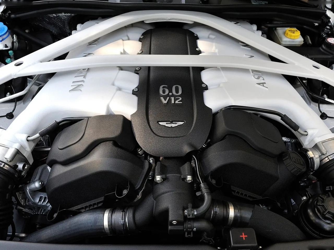 Aston Martin AM 310 Vanquish (2013) - Engine