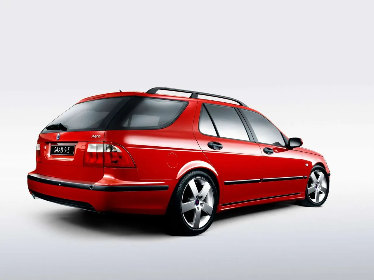 Saab 9-5 SportWagon (2005) – zadní tříčtvrteční pohled
