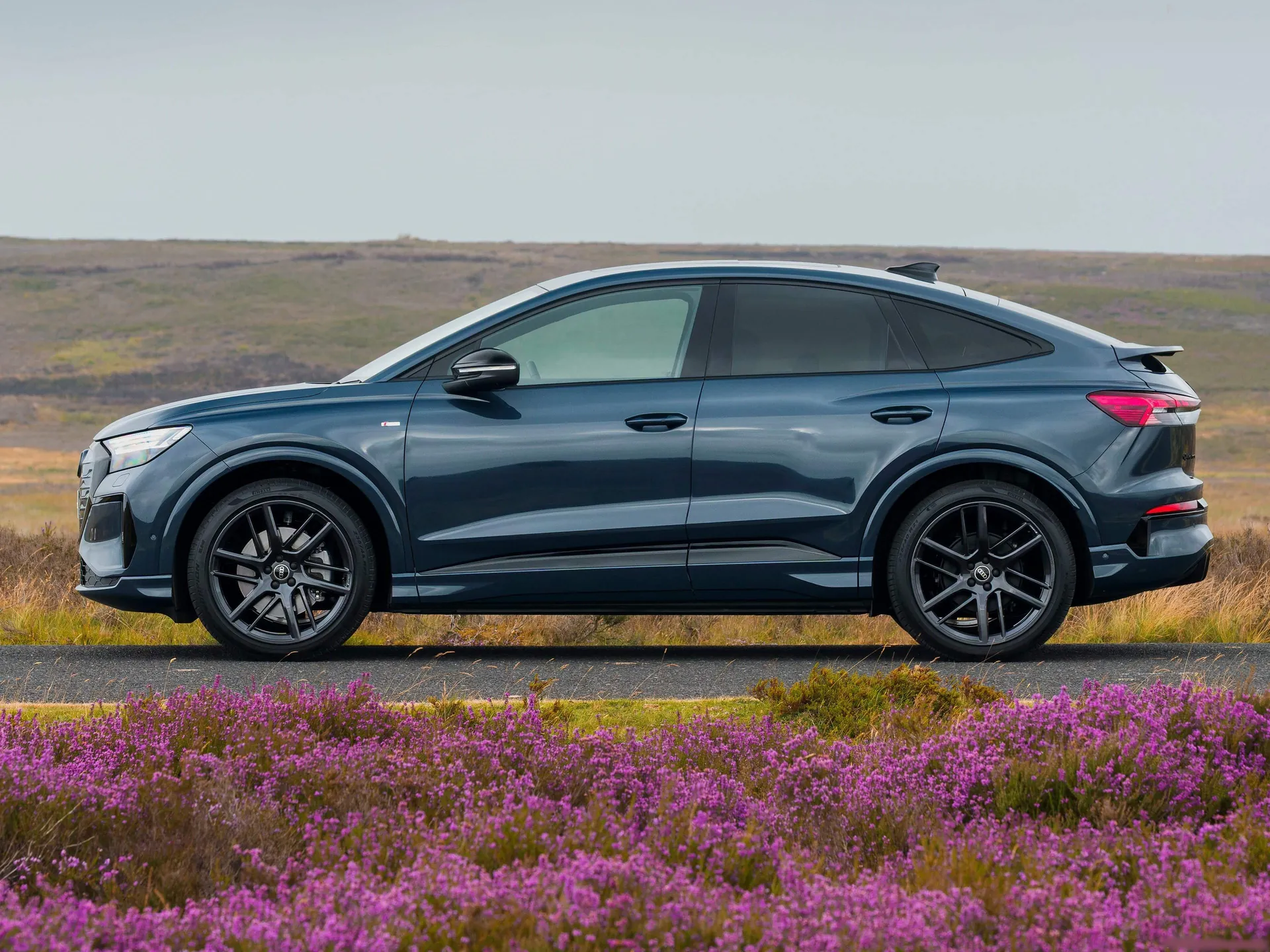 Audi Q4 Sportback e-tron [UK] (2027) - Side Profile