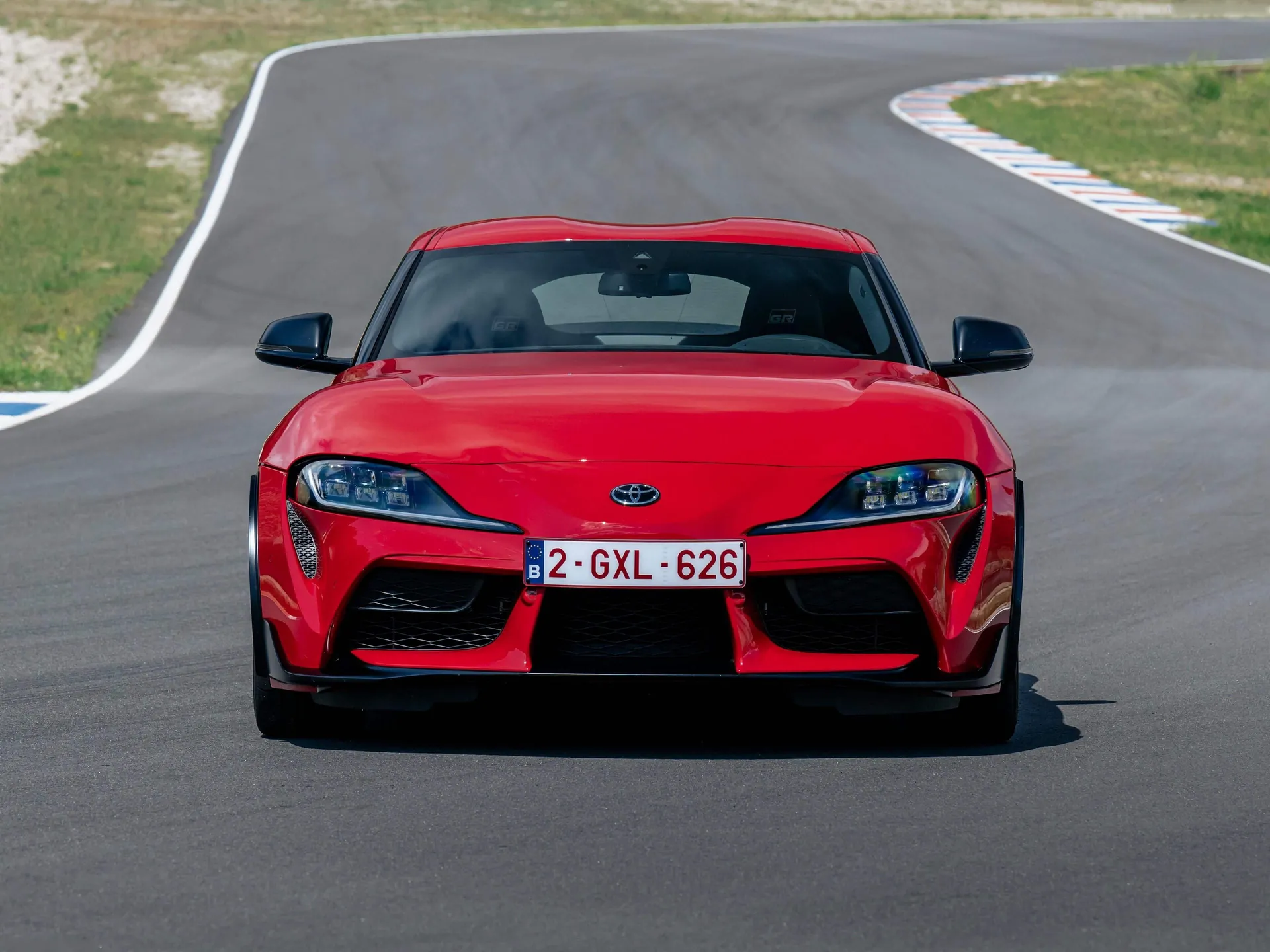Toyota GR Supra Lightweight EVO (2026) – zepředu