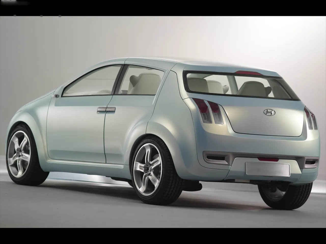 Hyundai E-Cubed Concept (2004) – zadní tříčtvrteční pohled