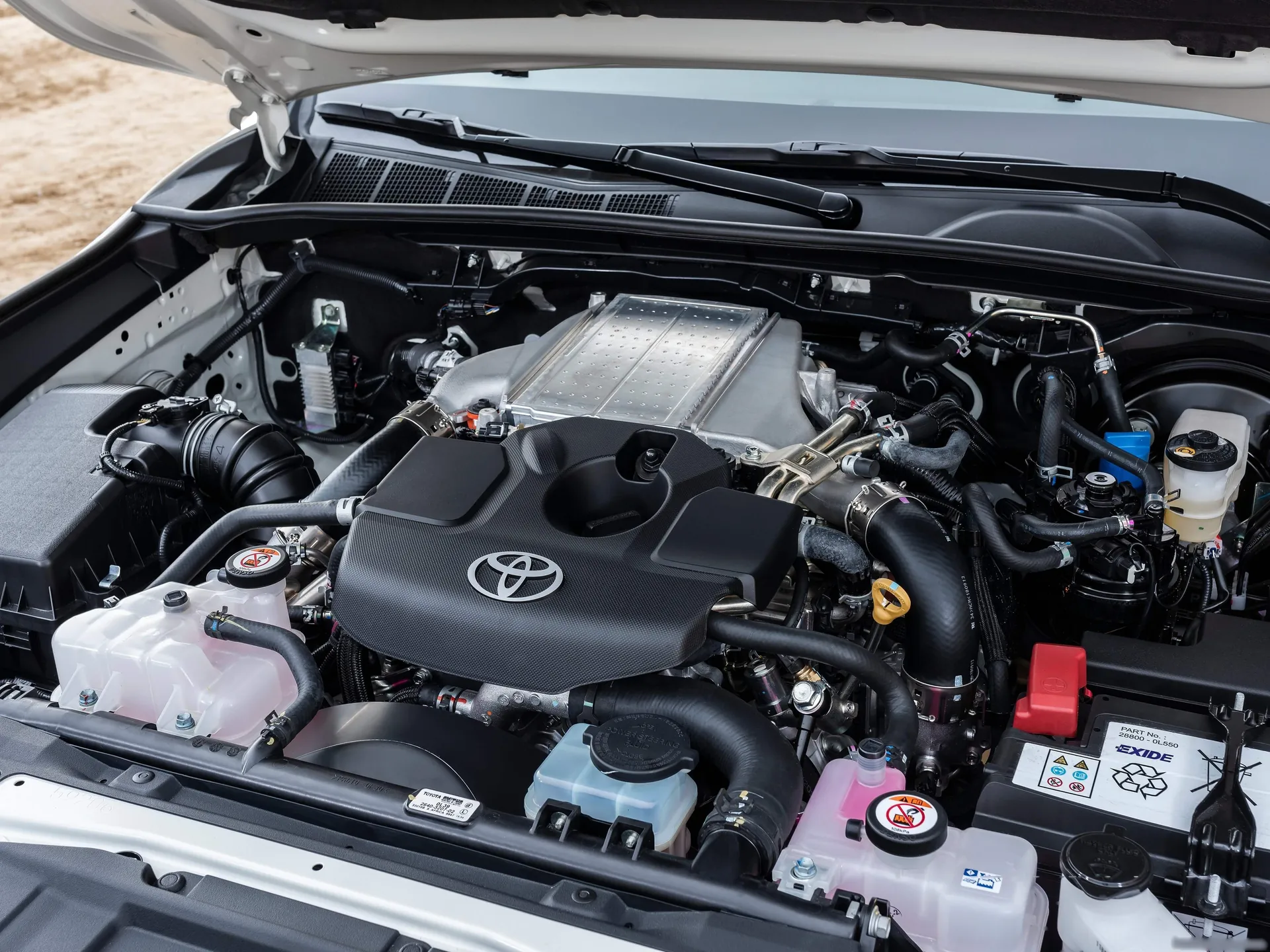 Toyota Hilux Special Edition (2019) - Engine Bay