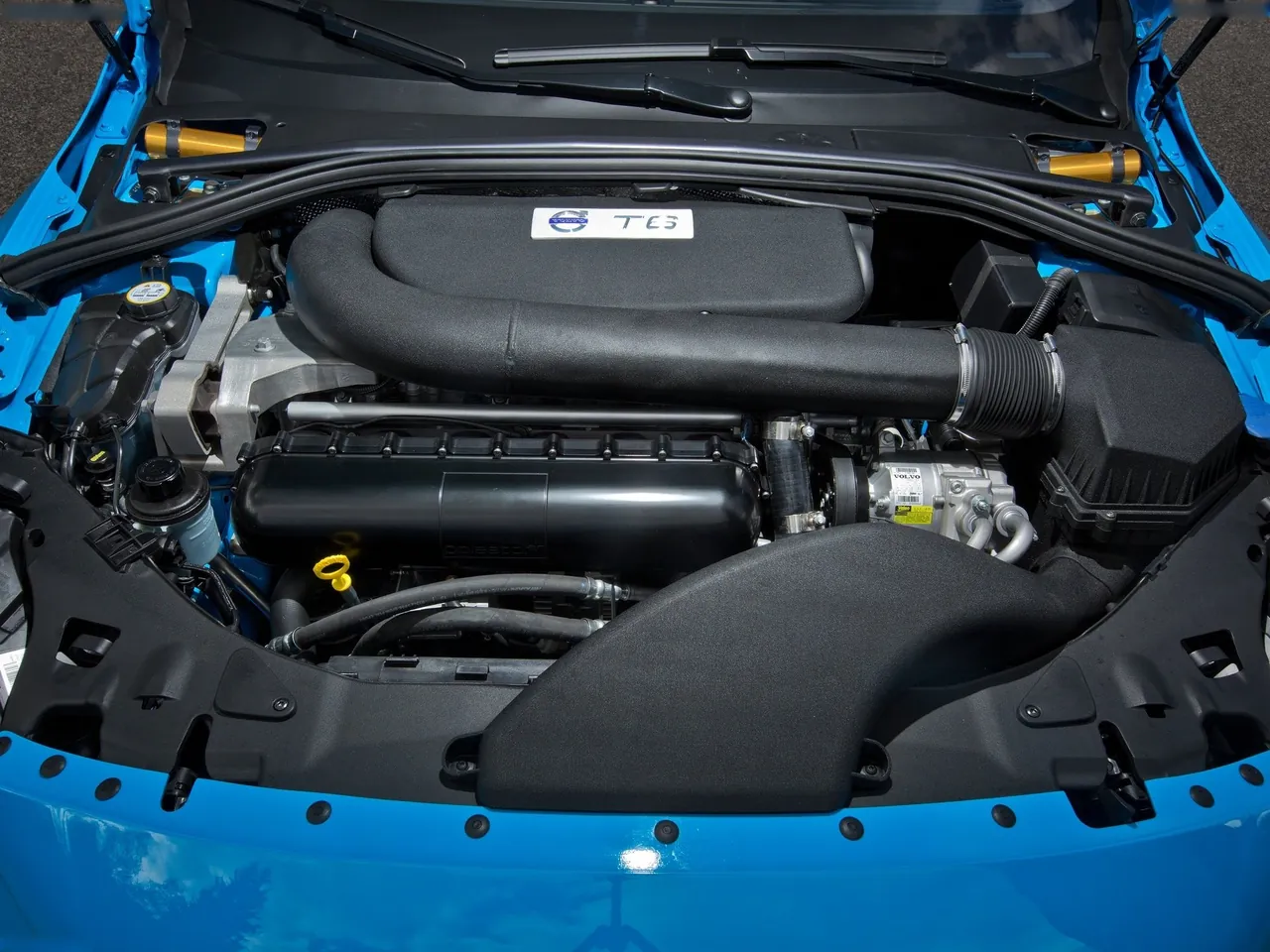 Volvo S60 Polestar Concept (2012) – motorový prostor