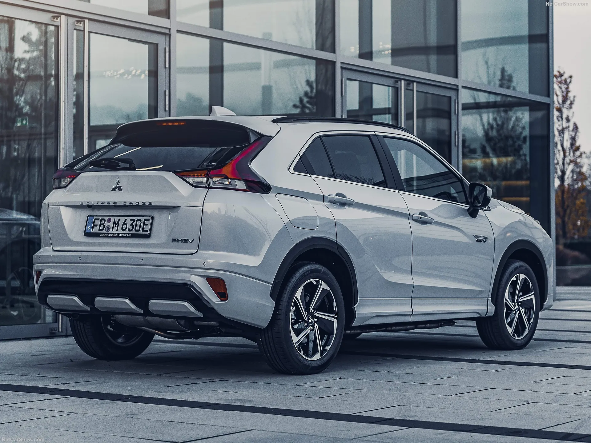 Mitsubishi Eclipse Cross (2022) – zadní tříčtvrteční pohled
