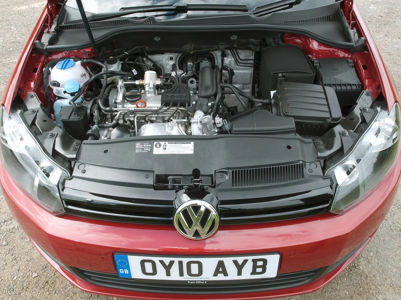 Volkswagen Golf (2009) - Engine Bay
