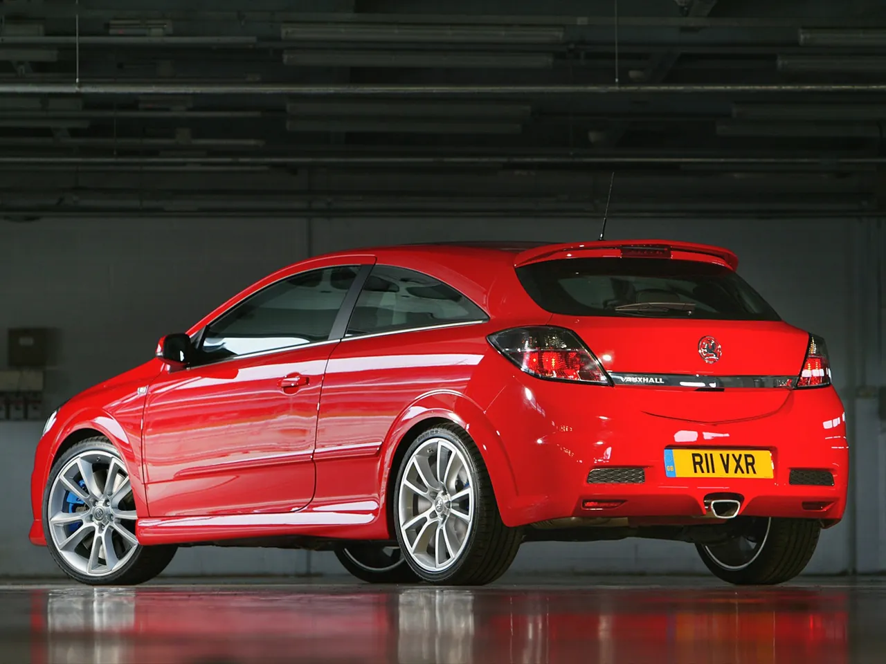 Vauxhall Astra VXR (2005) – zadní tříčtvrteční pohled