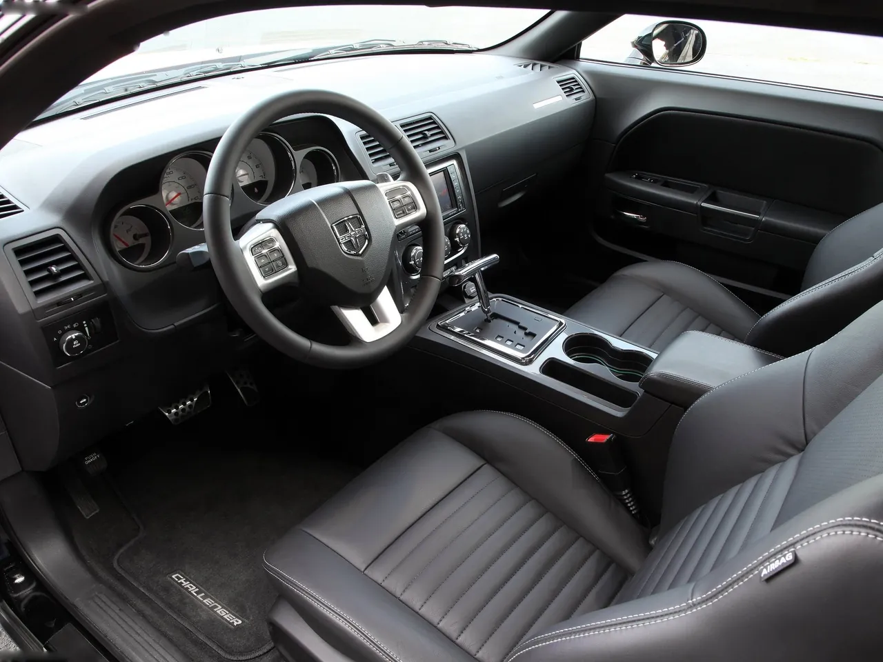 Dodge Challenger Rallye Redline (2012) – interiér