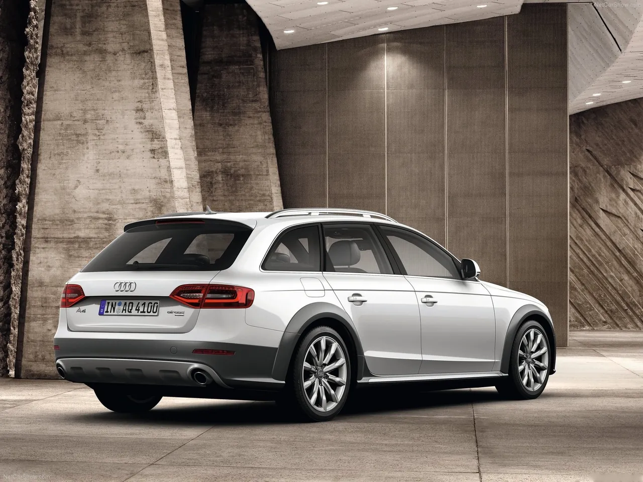Audi A4 allroad quattro (2013) – zadní tříčtvrteční pohled
