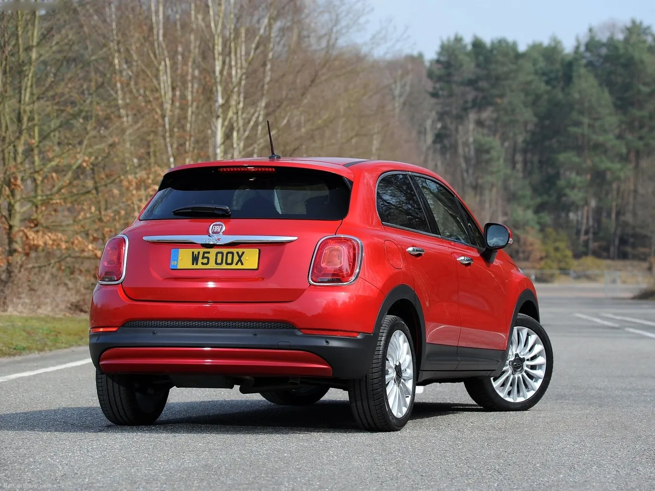 Fiat 500X [UK] (2015) – zadní tříčtvrteční pohled