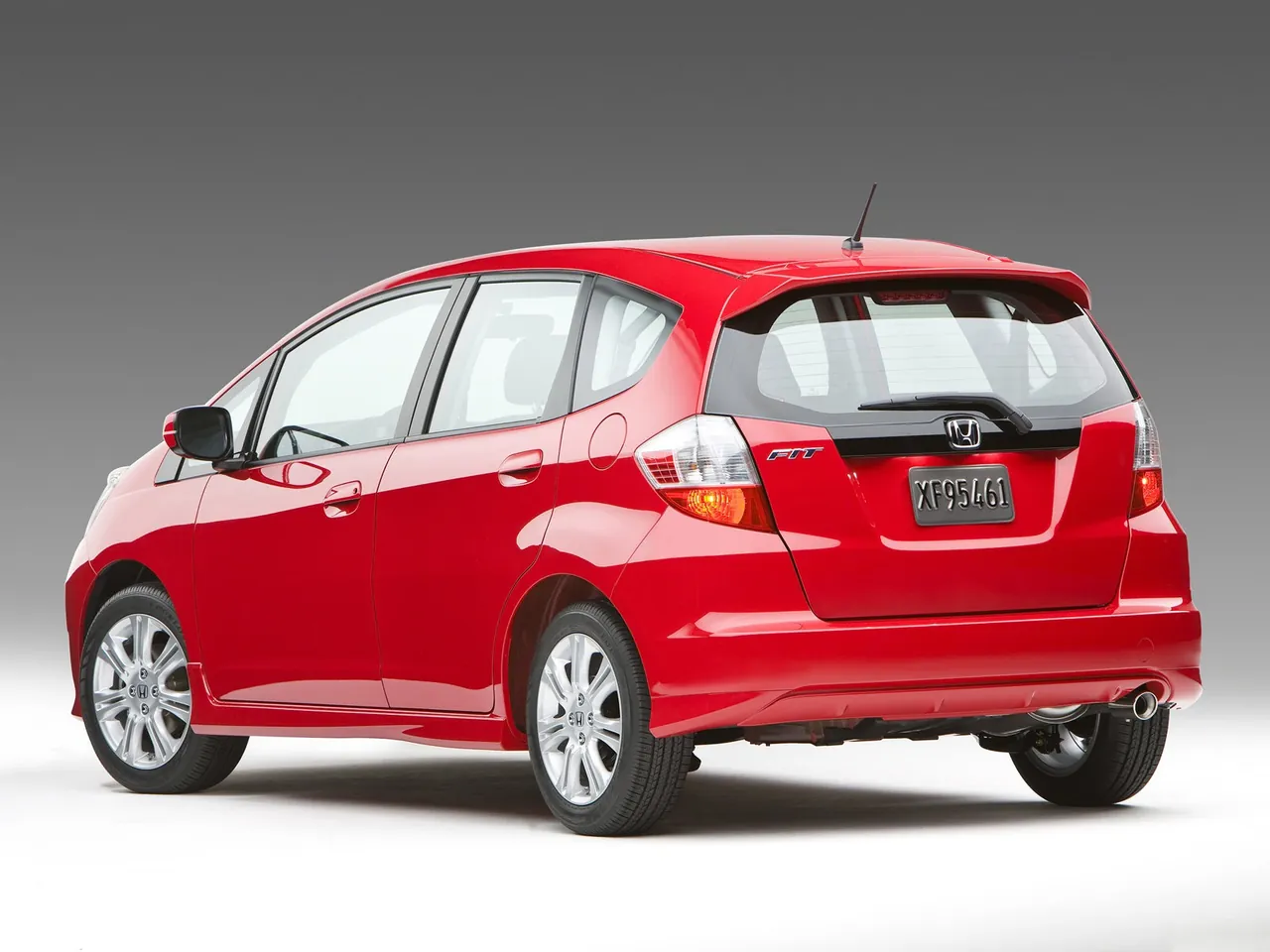 Honda Fit Sport (2009) – zadní tříčtvrteční pohled
