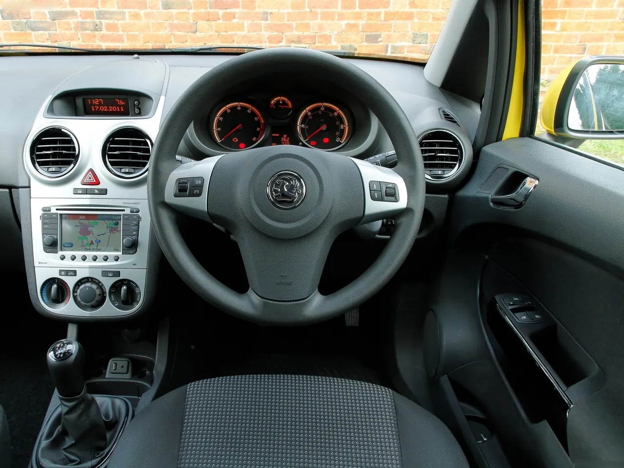 Vauxhall Corsa (2011) – interiér