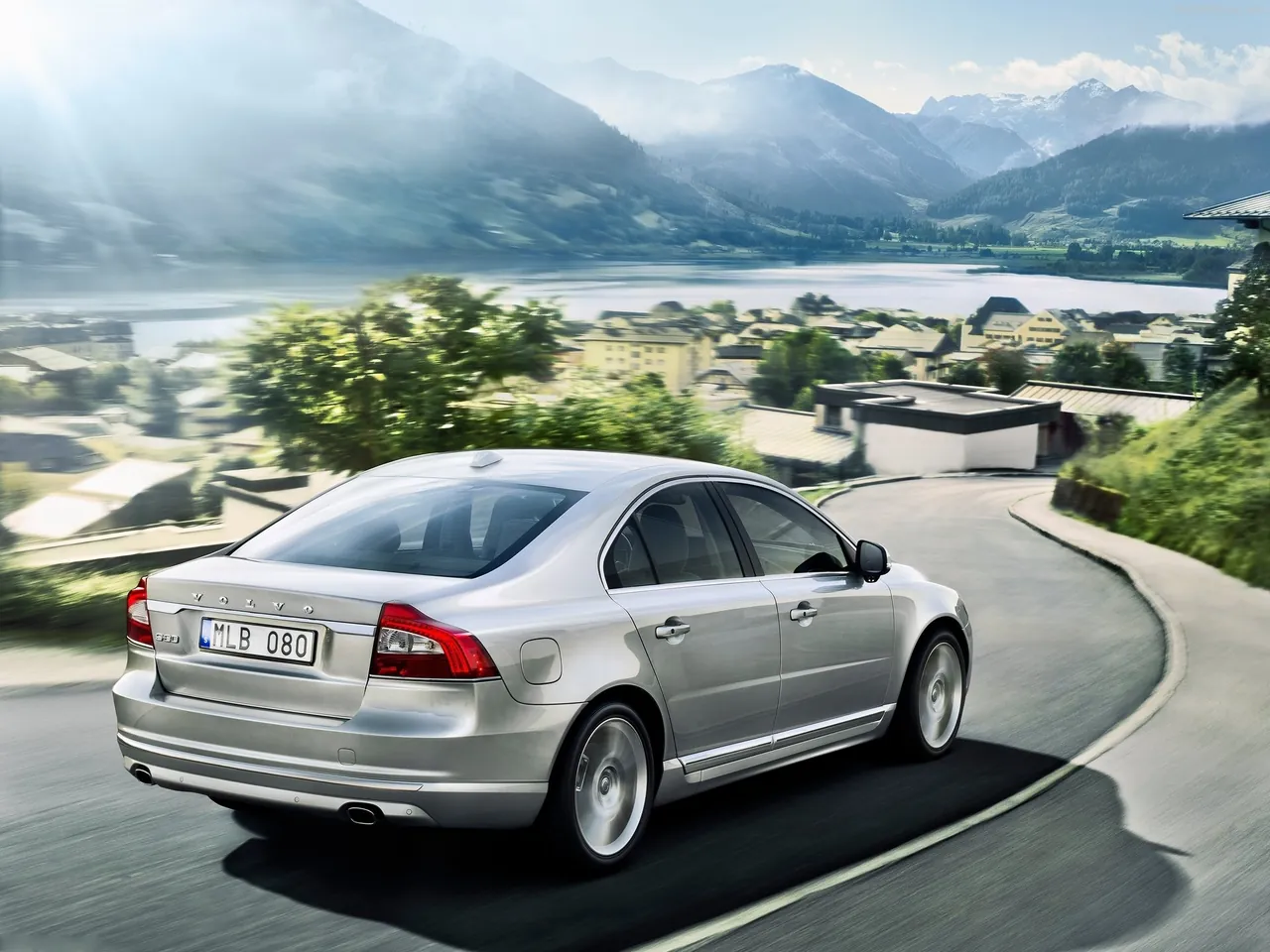 Volvo S80 (2014) – zadní tříčtvrteční pohled