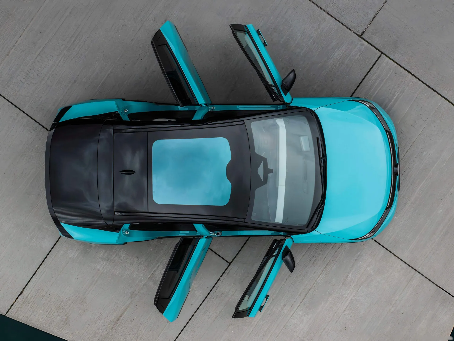 Nissan Leaf (2026) – pohled shora