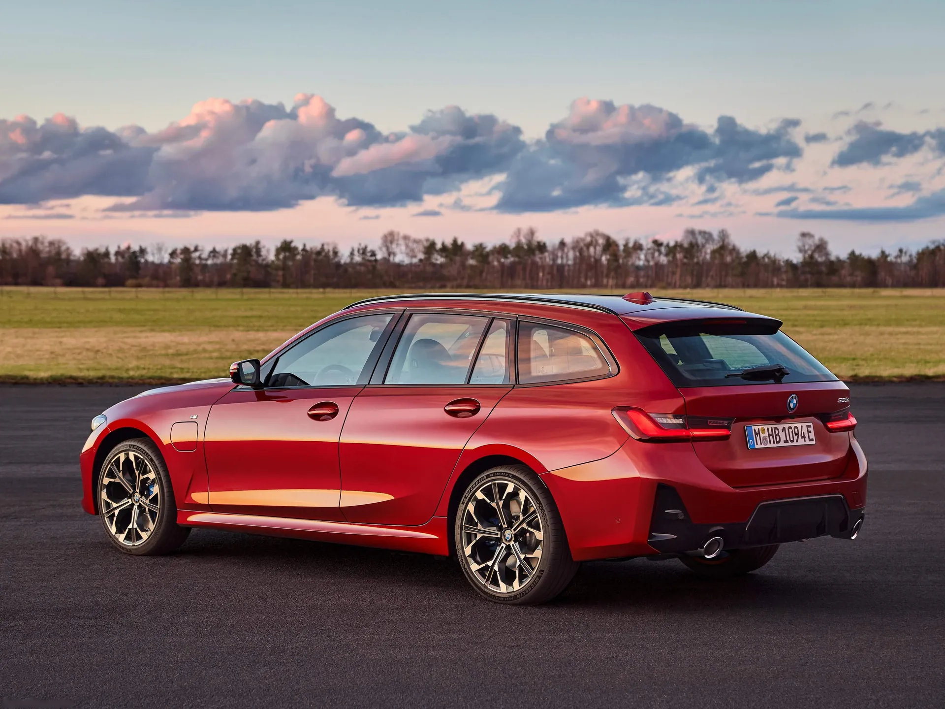BMW 3-Series Touring (2025) – zadní tříčtvrteční pohled