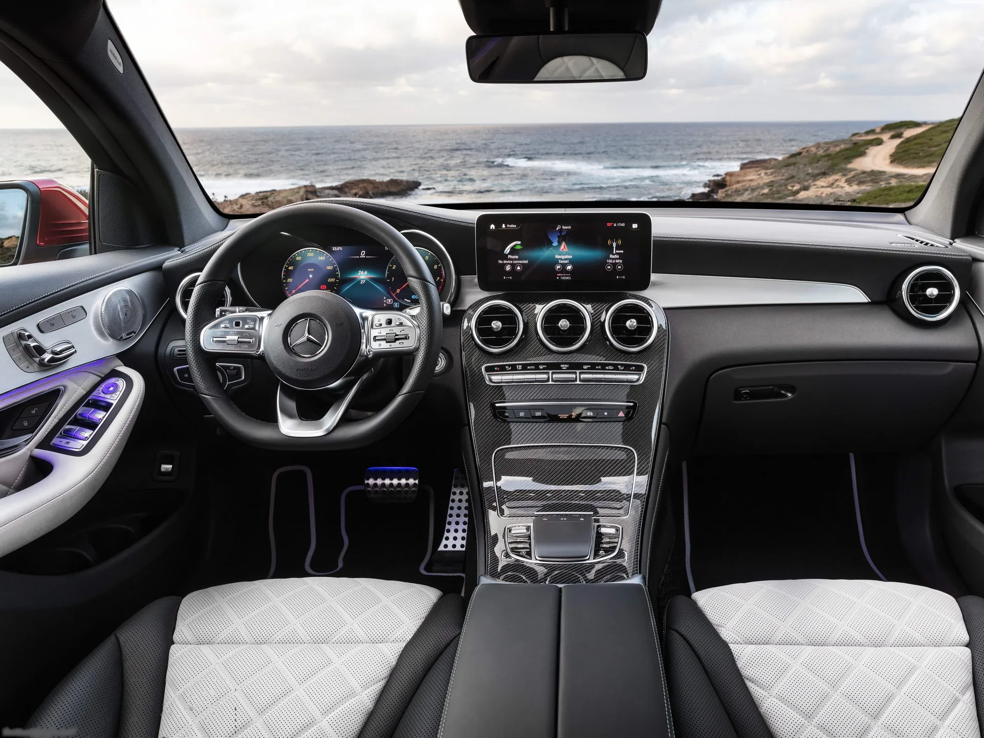 Mercedes-Benz GLC Coupe (2020) - Interior