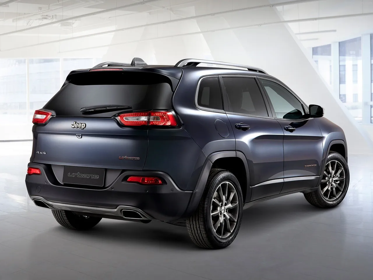 Jeep Cherokee Urbane Concept (2014) – zadní tříčtvrteční pohled