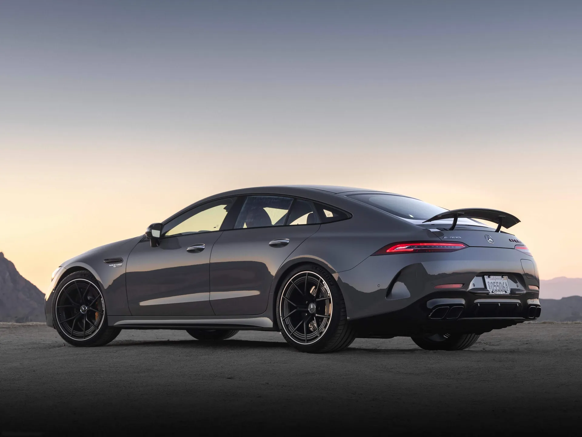 Mercedes-Benz AMG GT63 S E Performance 4-Door (2025) – zadní tříčtvrteční pohled