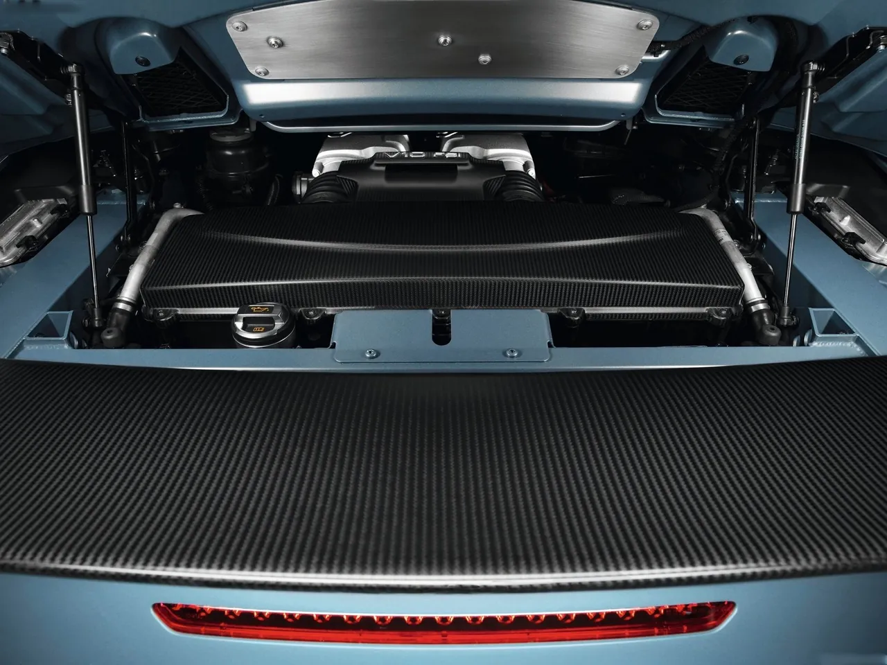Audi R8 GT Spyder (2012) – motorový prostor