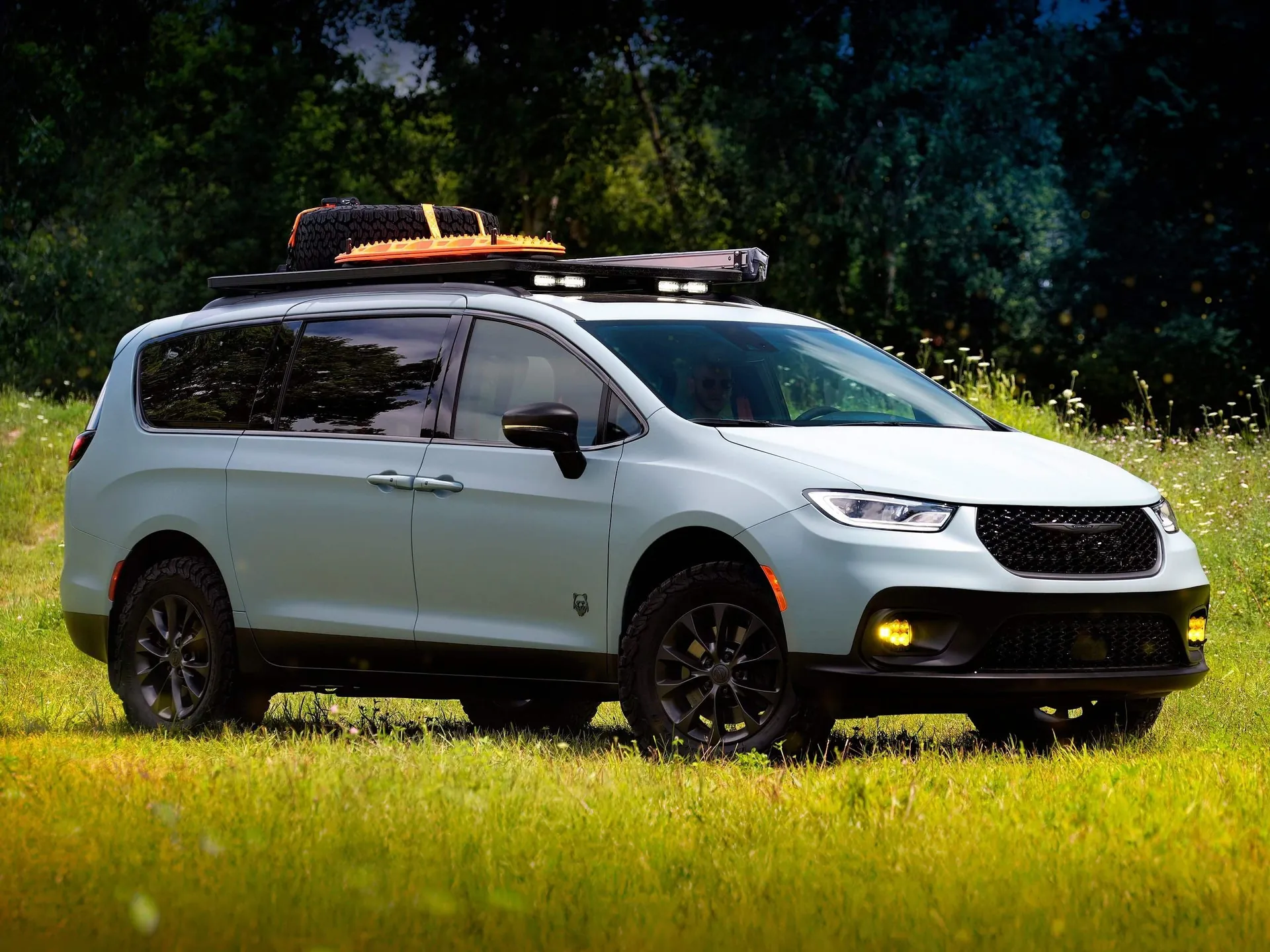 Chrysler Pacifica Grizzly Peak Concept (2025)