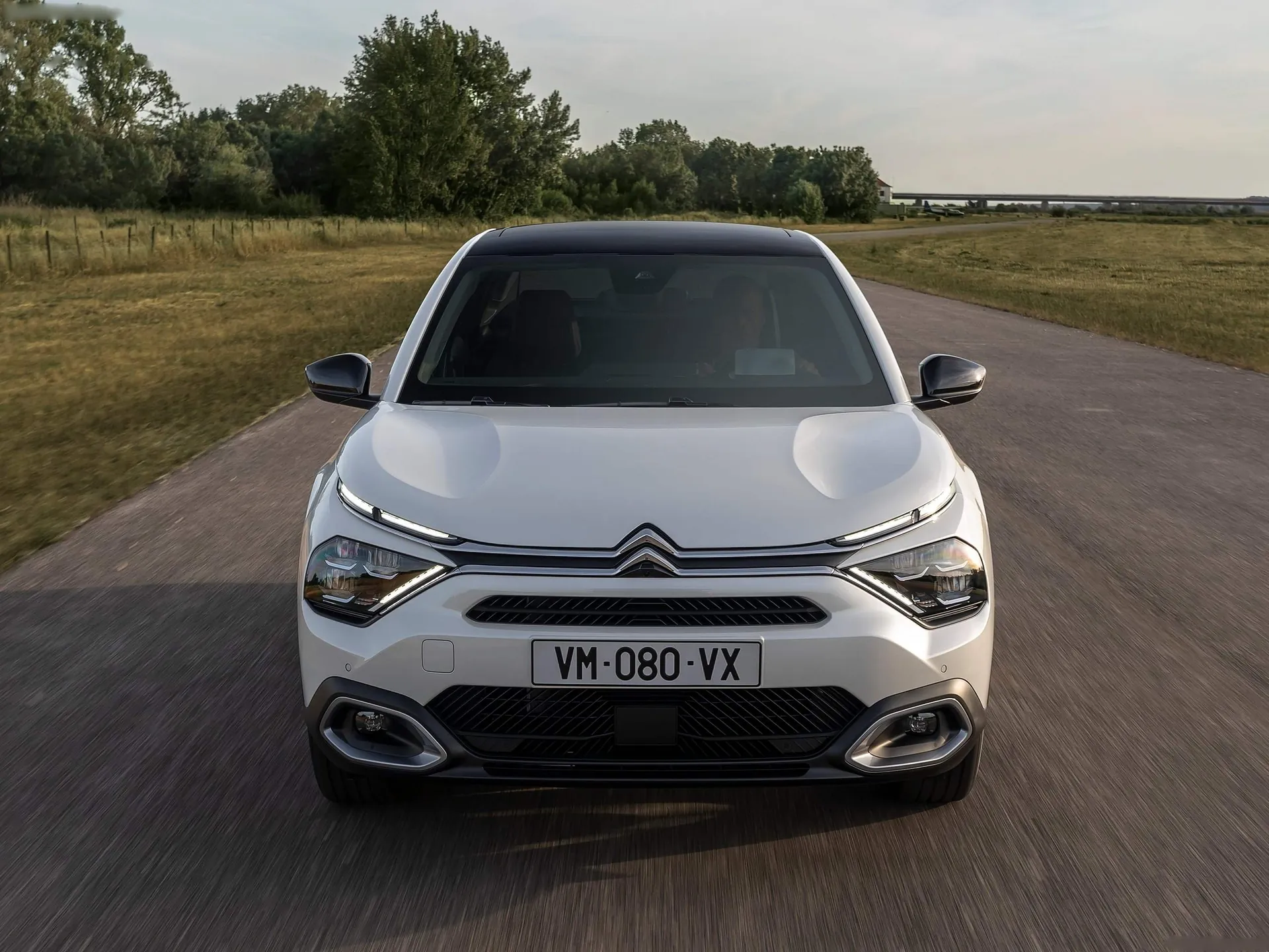 Citroen C4 X (2023) – zepředu
