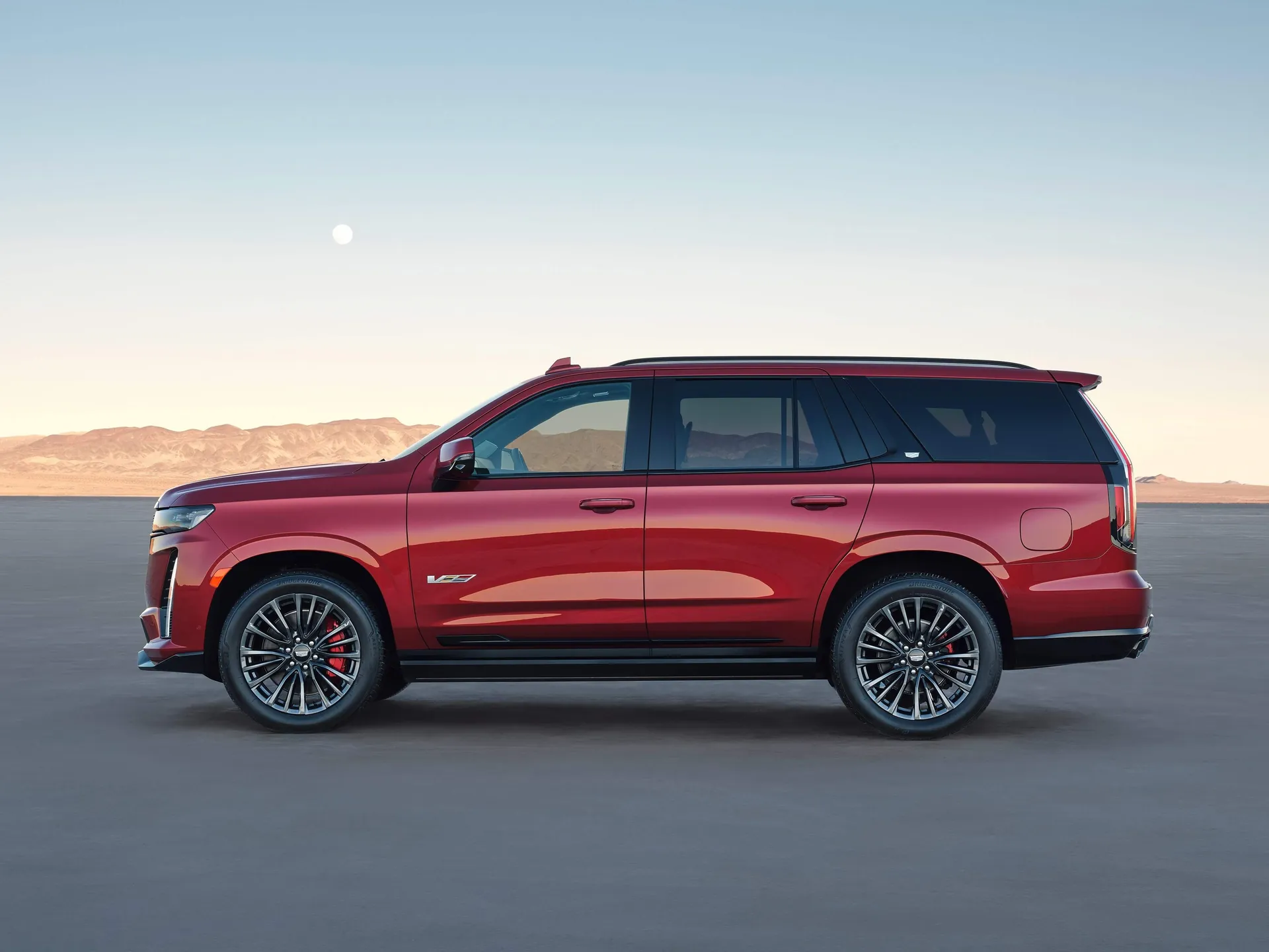 Cadillac Escalade-V (2023) – boční profil