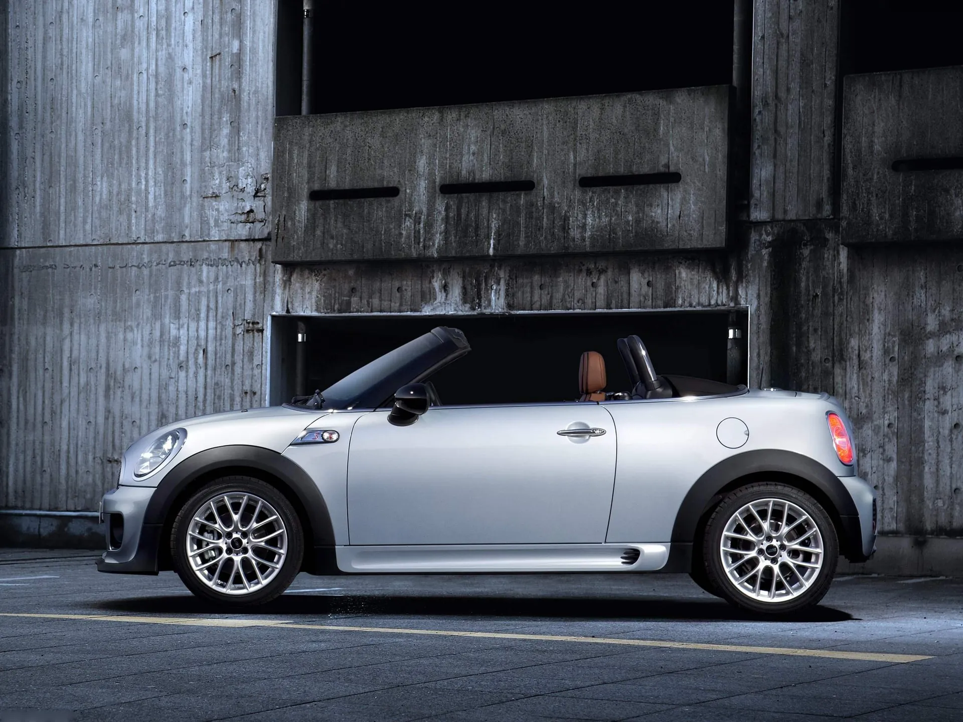 Mini Roadster (2013) – boční profil