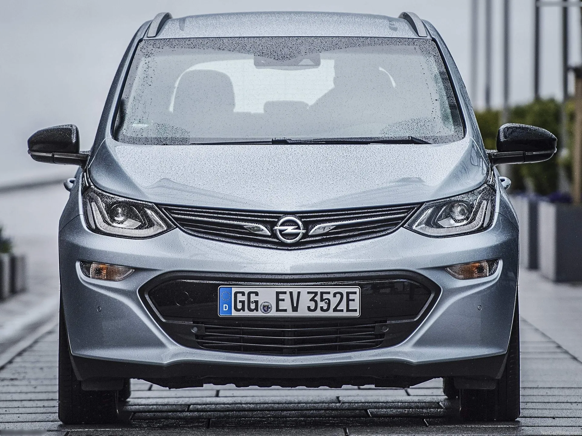 Opel Ampera-e (2017) – zepředu