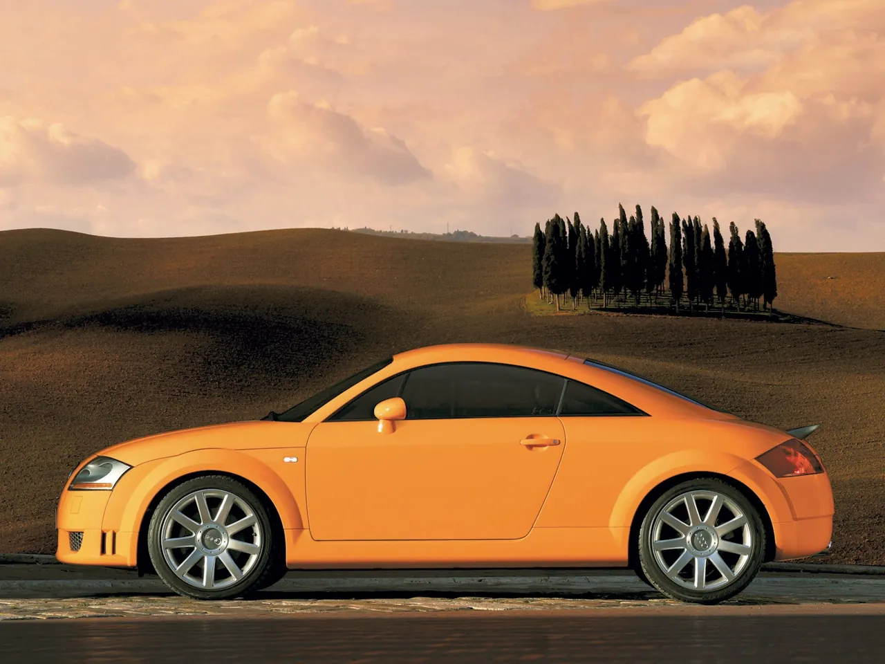 Audi TT 3.2 DSG quattro (2003) – boční profil