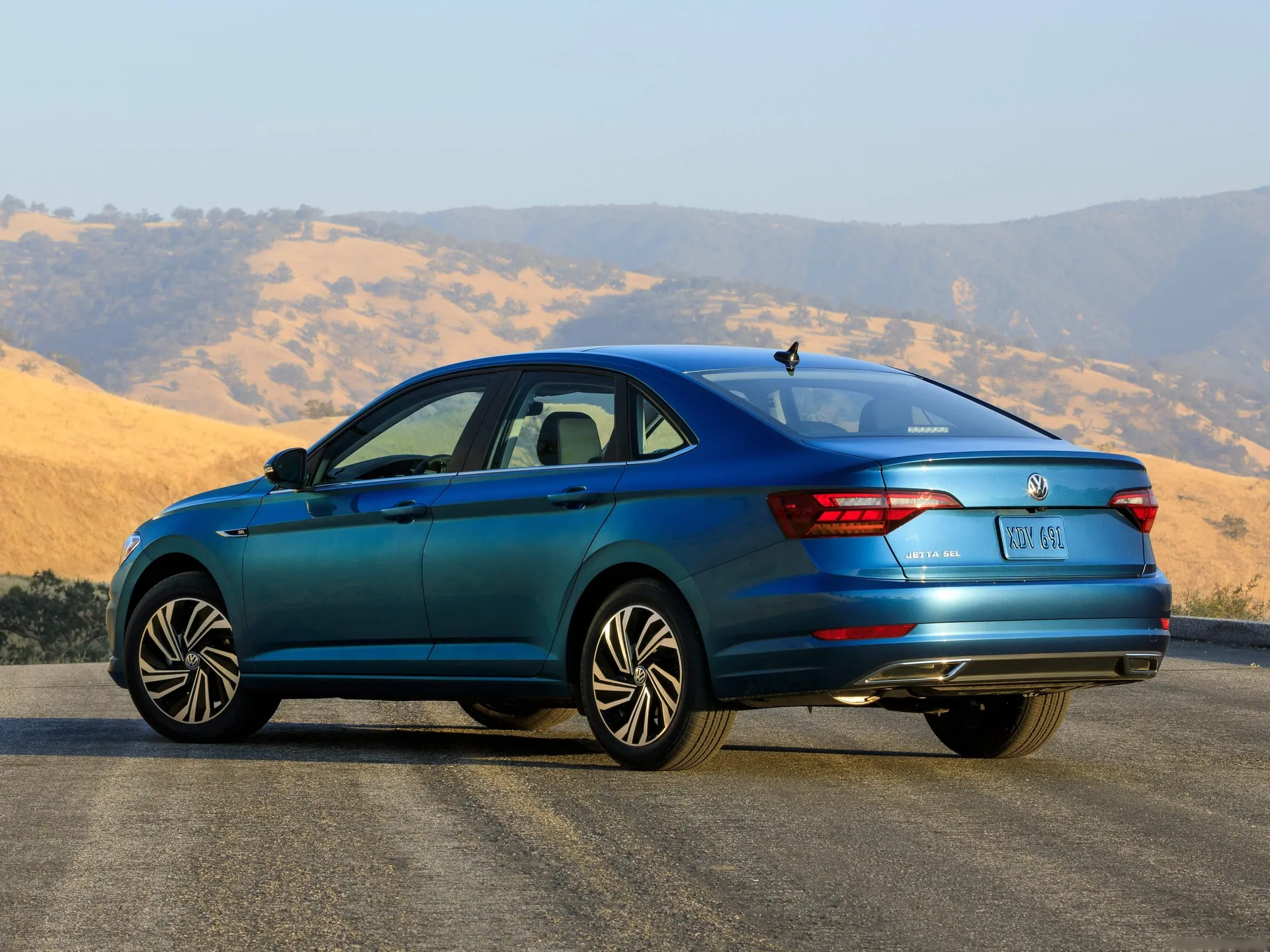 Volkswagen Jetta (2019) - Rear Three-Quarter