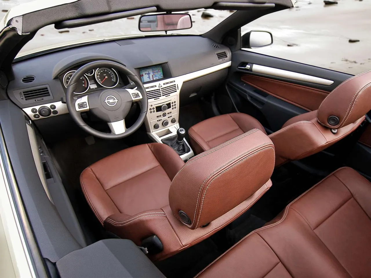 Opel Astra TwinTop (2006) – interiér