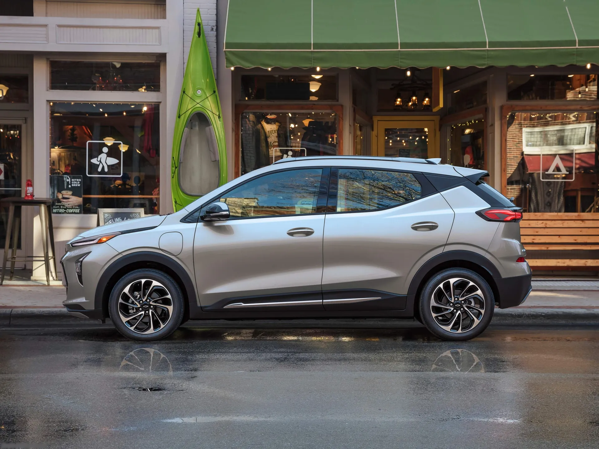 Chevrolet Bolt EUV (2022) – boční profil