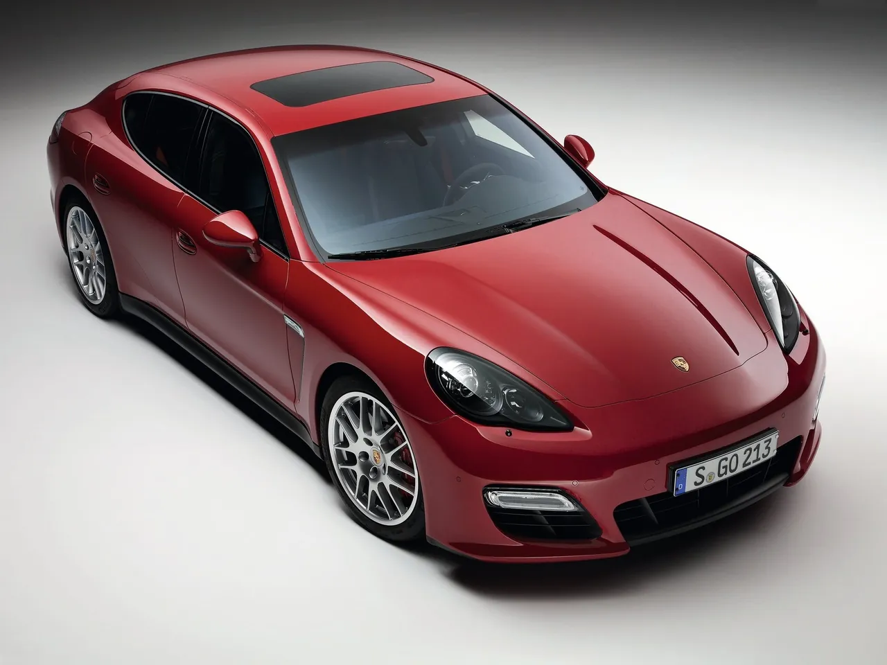 Porsche Panamera GTS (2012)