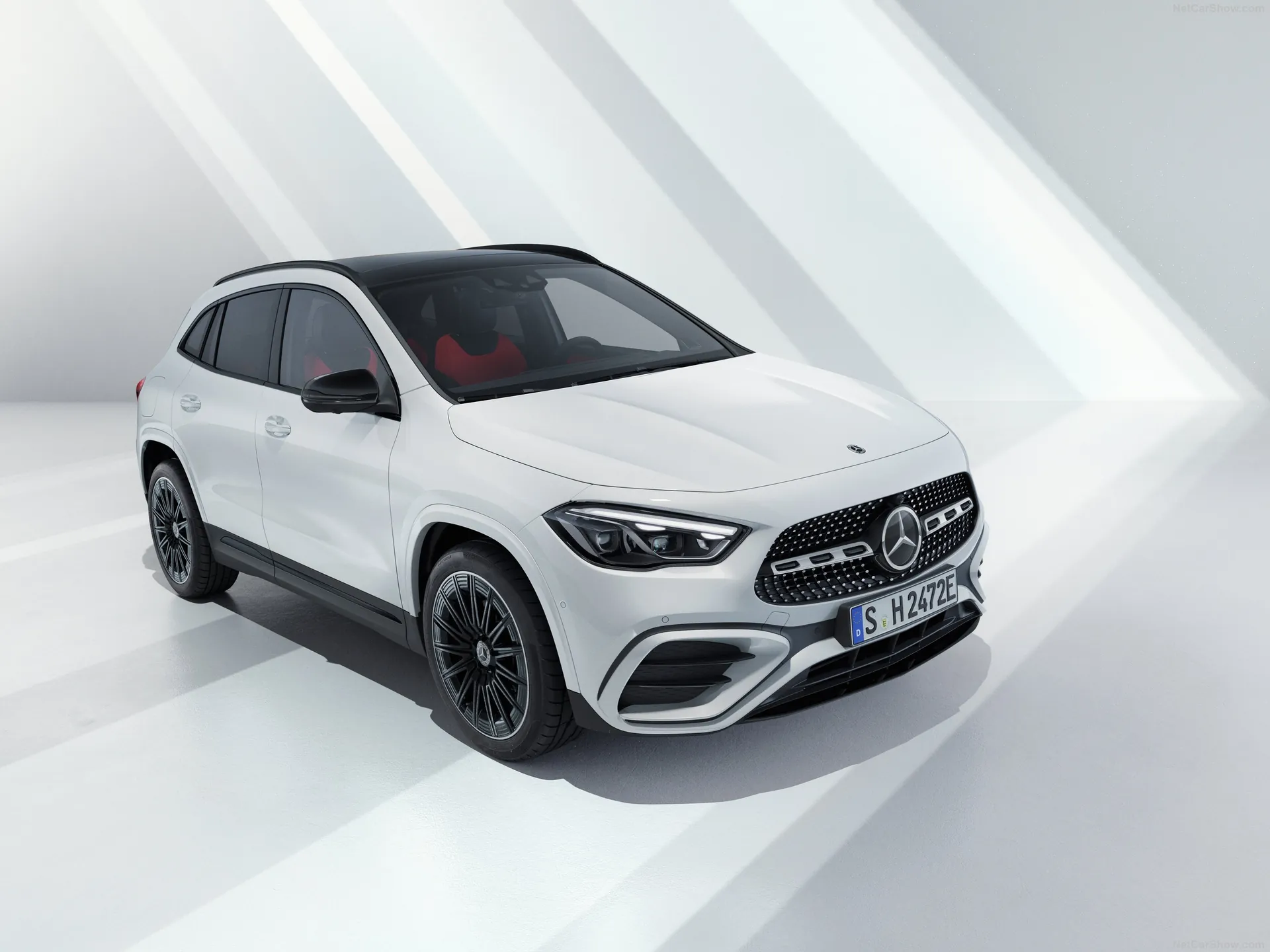 Mercedes-Benz GLA (2024)