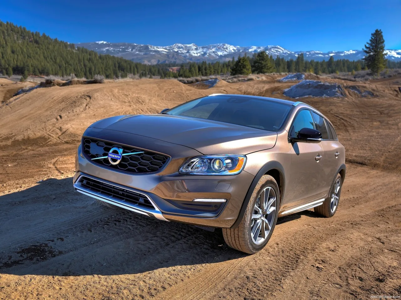 Volvo V60 Cross Country (2016)