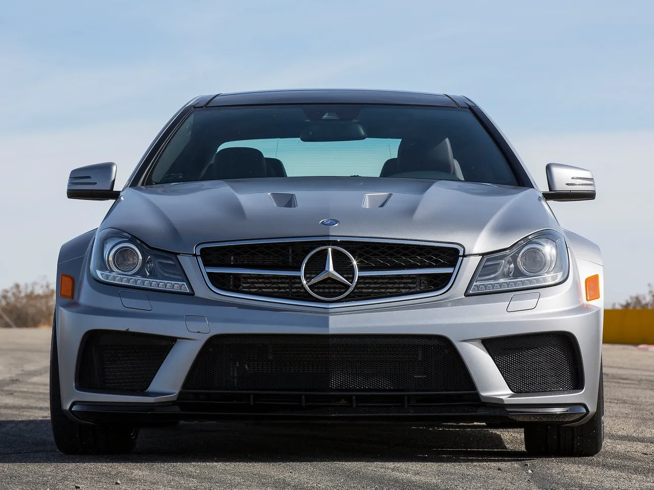Mercedes-Benz C63 AMG Coupe Black Series (2012) – zepředu