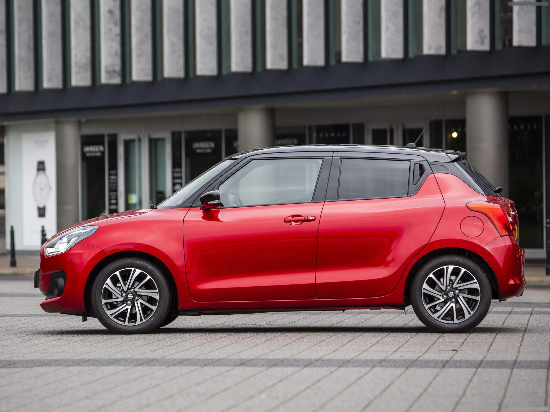 Suzuki Swift (2021) – boční profil