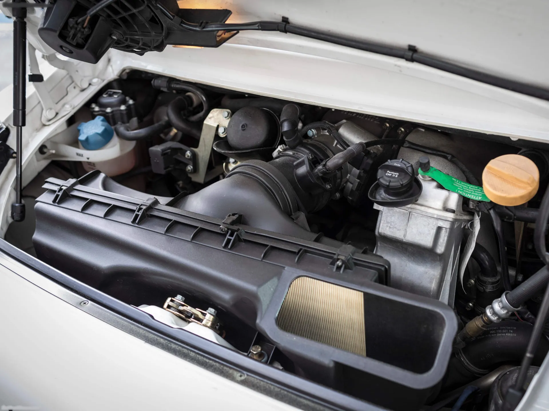 Porsche 911 GT3 RS (2004) - Engine Bay