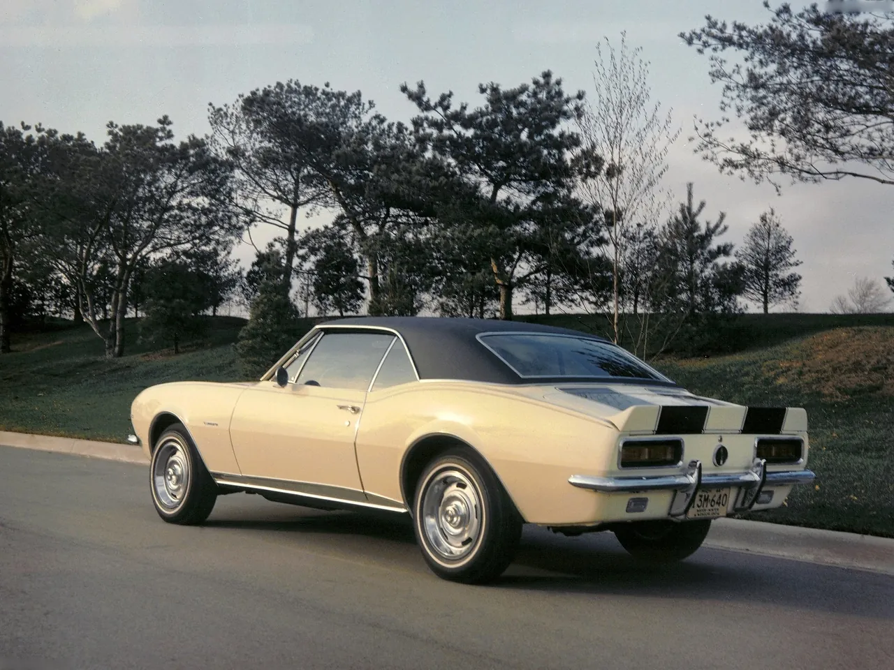 Chevrolet Camaro Z28 (1967) – zadní tříčtvrteční pohled