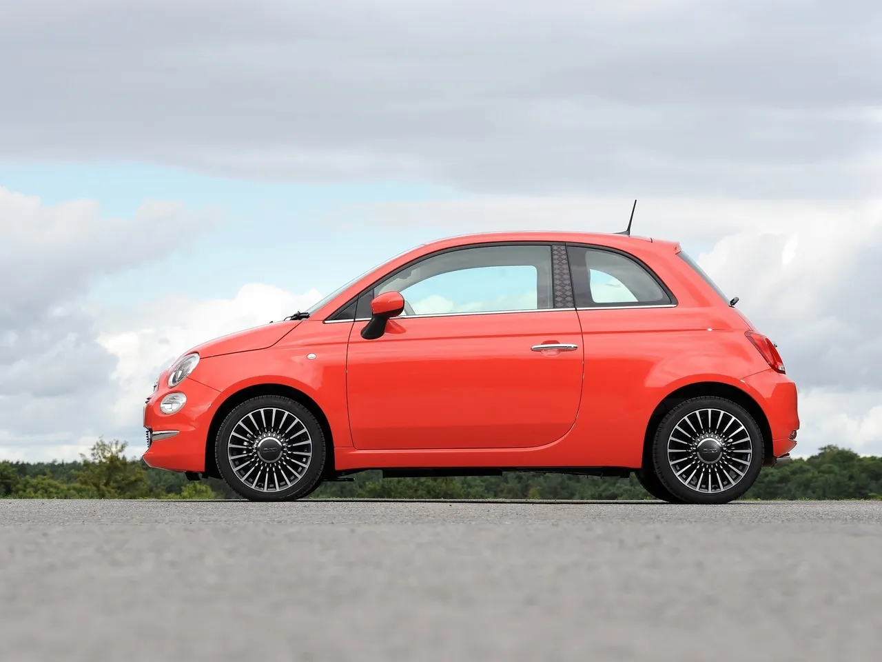 Fiat 500 (2016) – boční profil